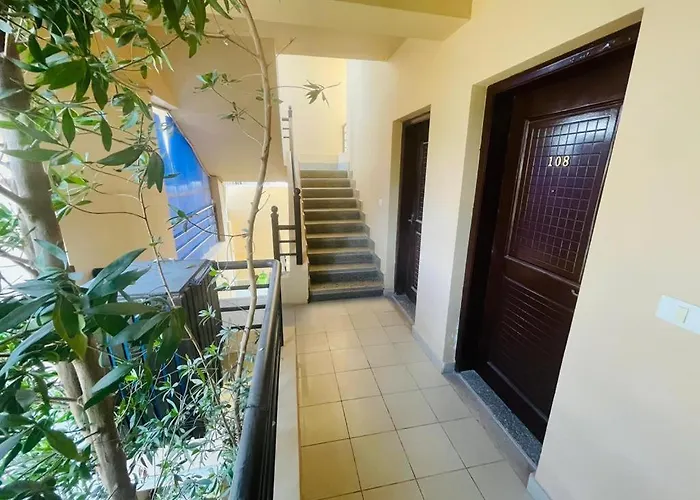Apartment Navy 108